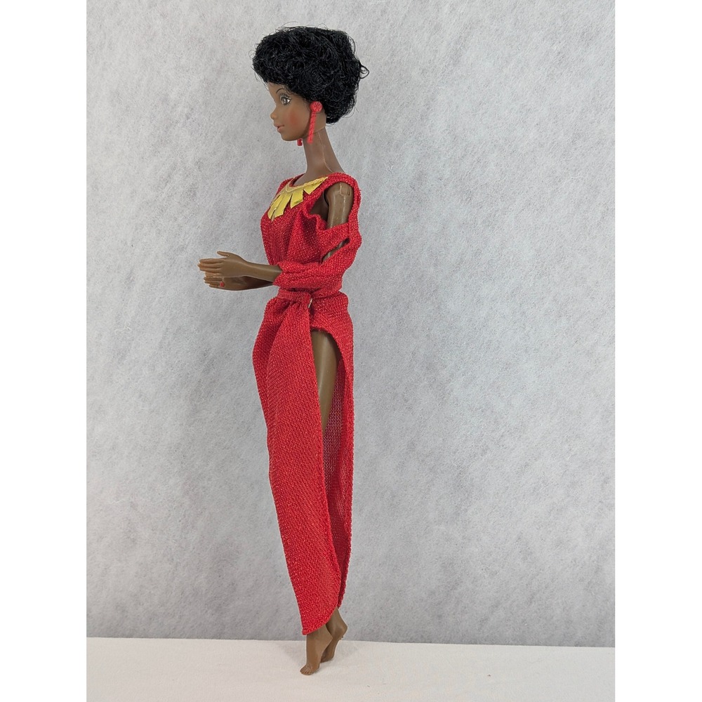 Vintage 1979 First Black Barbie Doll Mattel 1293 Red Disco Outfit Original Box - Picture 9 of 16